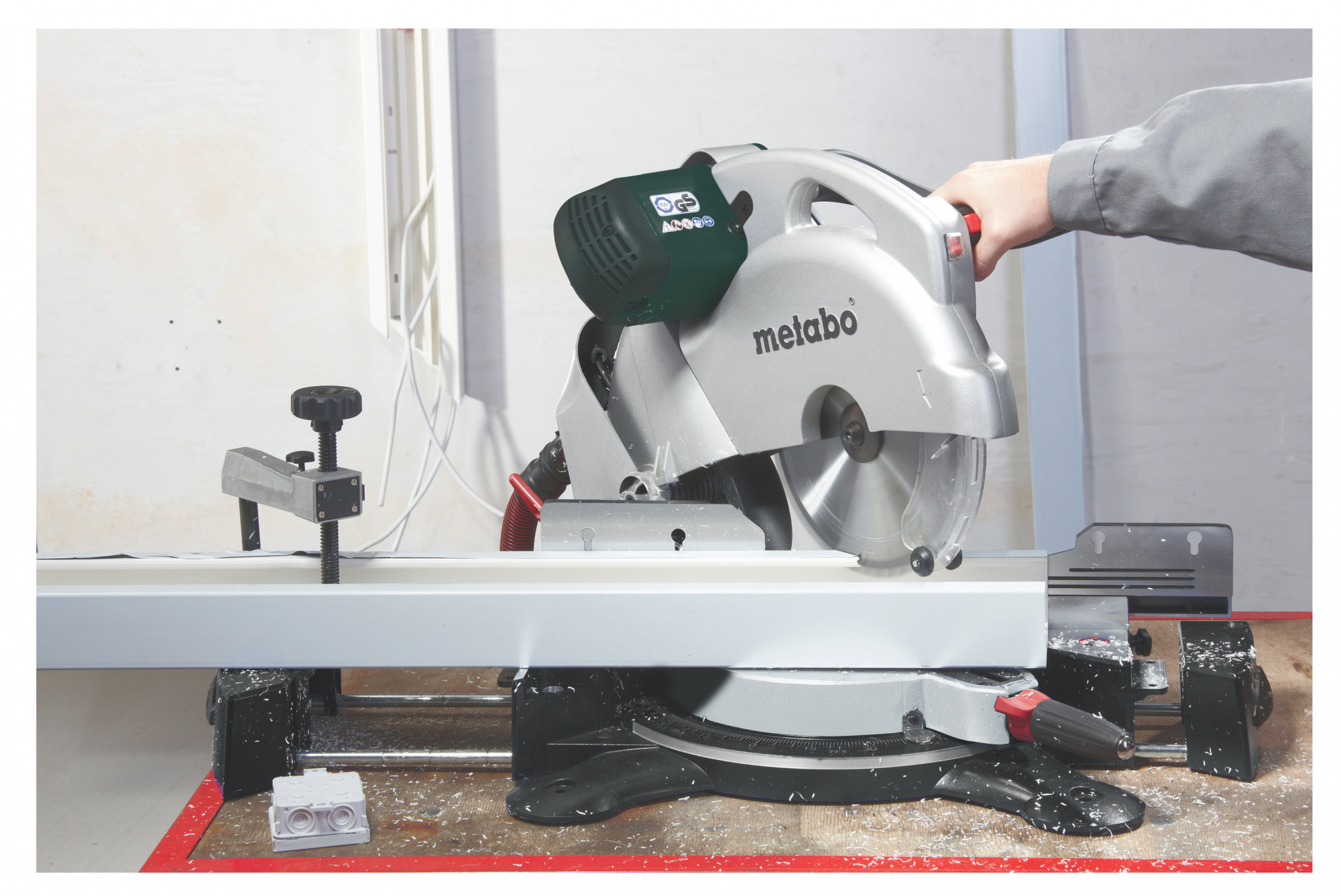 Торцовочная пила по металлу. Metabo KS 254. Метабо KS 254 Plus. Торцовка по металлу Метабо. Торцовочная пила по металлу Метабо.