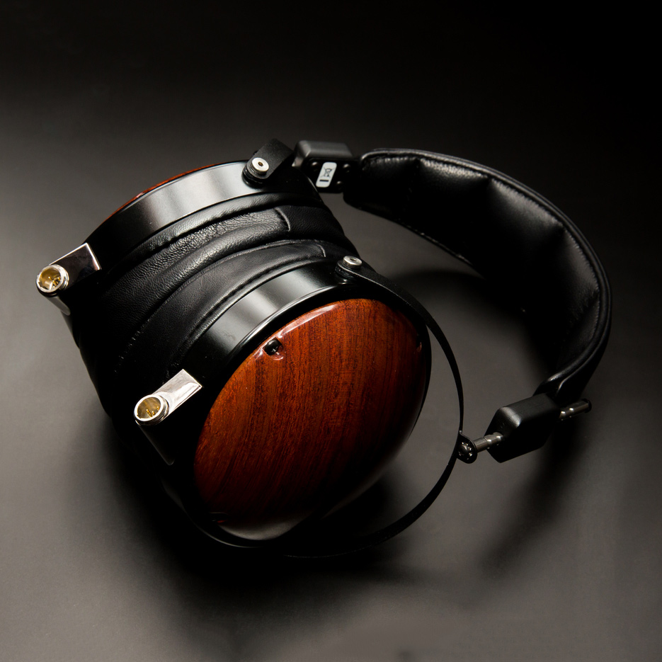 Audeze lcd xc. Audeze LCD-XC Bubinga. Audeze LCD-2. Наушники Audeze LCD-XC Bubinga 2014. Наушники Audeze LCD-ХС.