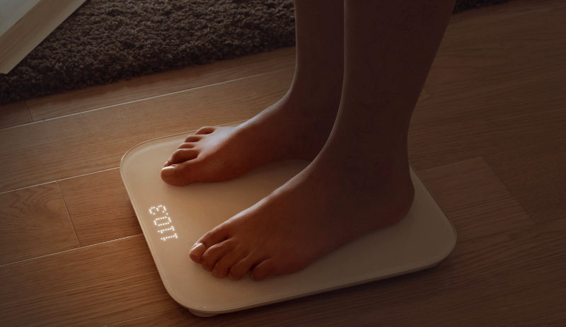 Умные весы Xiaomi Mi Smart Scale (White) купить в интернет-магазине icover