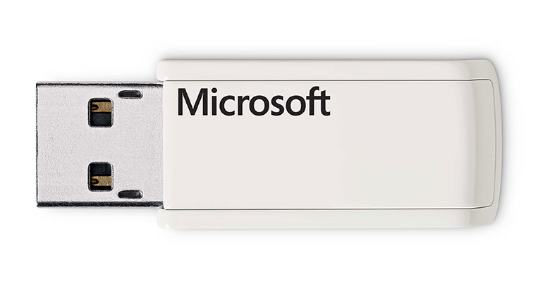 Флешка майкрософт. USB приемник для беспроводной клавиатуры Microsoft 2000. USB приемник для беспроводной клавиатуры Microsoft 7000. USB ресивер Microsoft. Microsoft 1461 приемник.