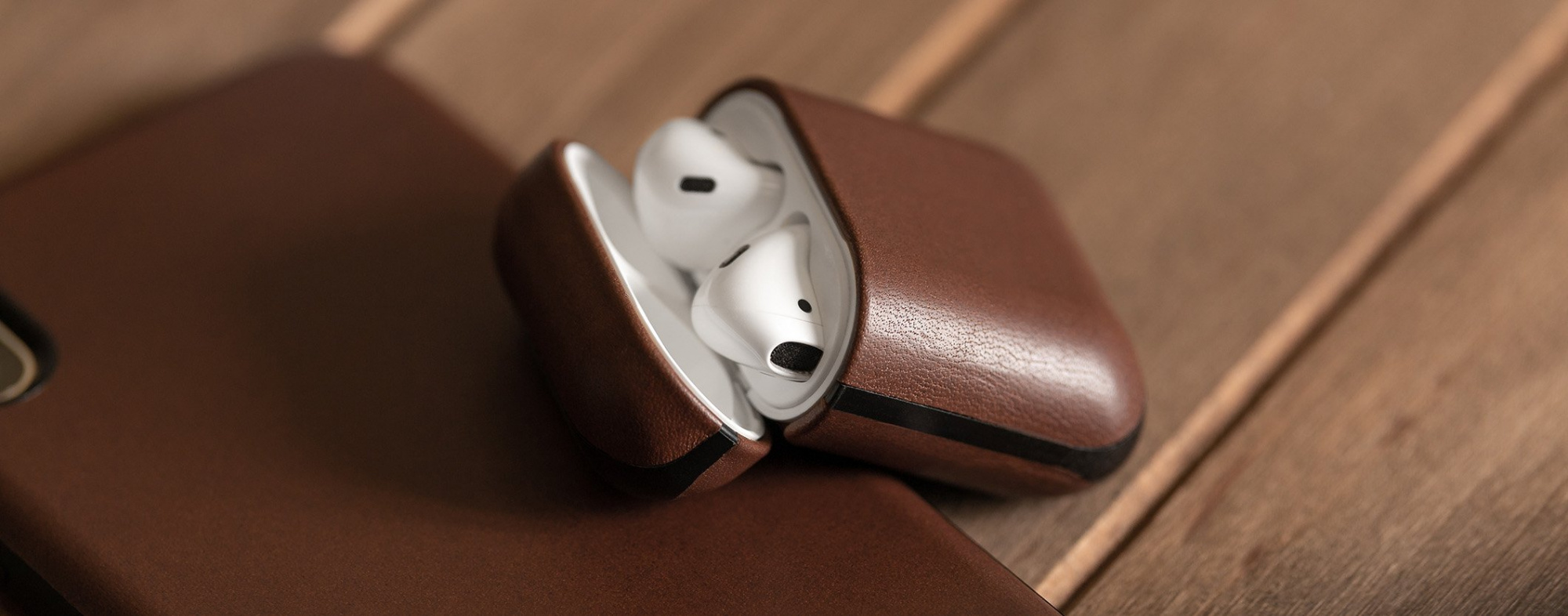 Чехол Nomad Rugged (NM721R0000) для AirPods (Rustic Brown) купить в интернет-магазине icover