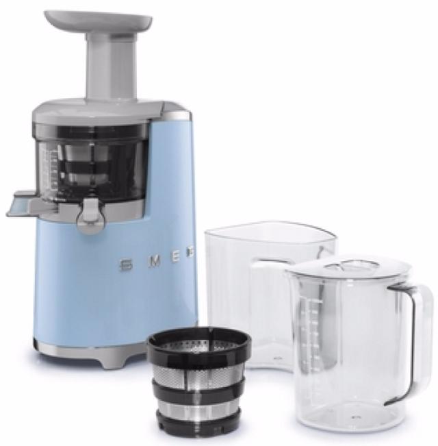 Шнековая соковыжималка Smeg SJF01PBEU (Pastel blue) купить в интернет-магазине icover