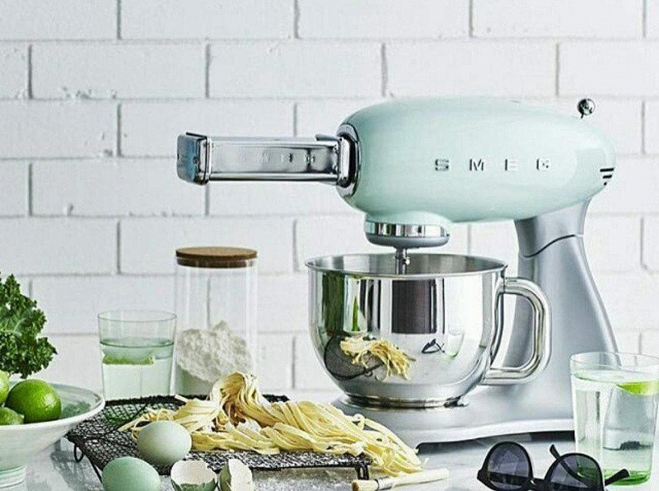 Планетарный миксер Smeg SMF02PGEU (Pastel Green) купить в интернет-магазине icover